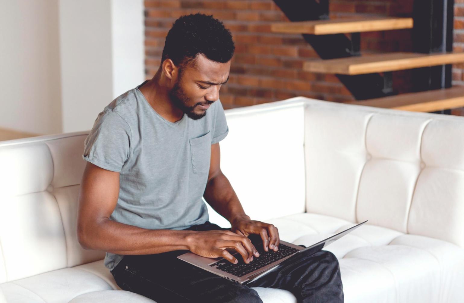 Session de discussion en ligne entre apprenants